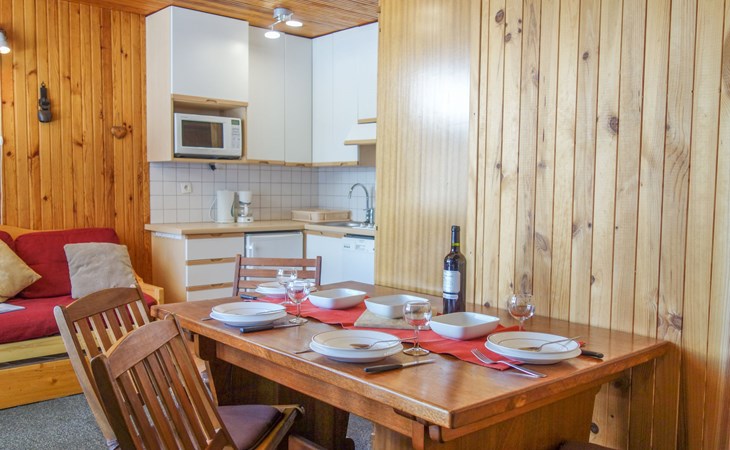 2100 A and B (Lavachet) 1