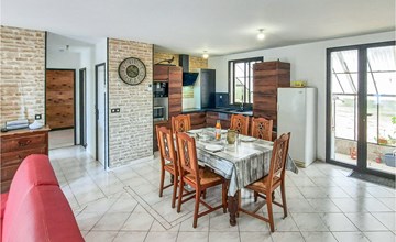 2 bedroom stunning home in Bacilly 3