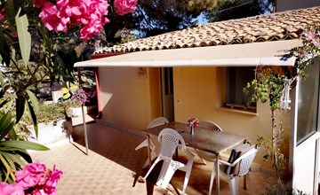 Kleines ruhiges Ferienhaus direkt am Meer 2