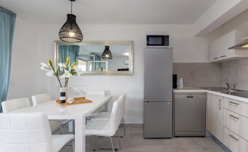 Modernes Apartment in Crikvenica mit Gemeinschaftspool 3