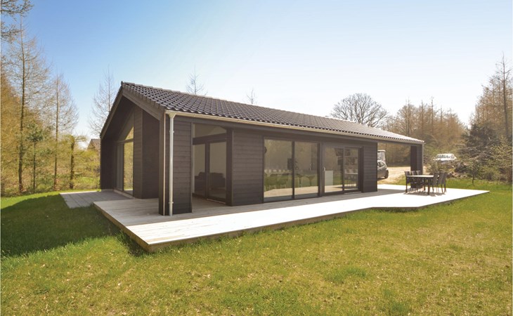 Beautiful home in Glesborg with WiFi 1