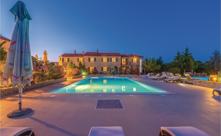 Beautiful home in Drinovci 1