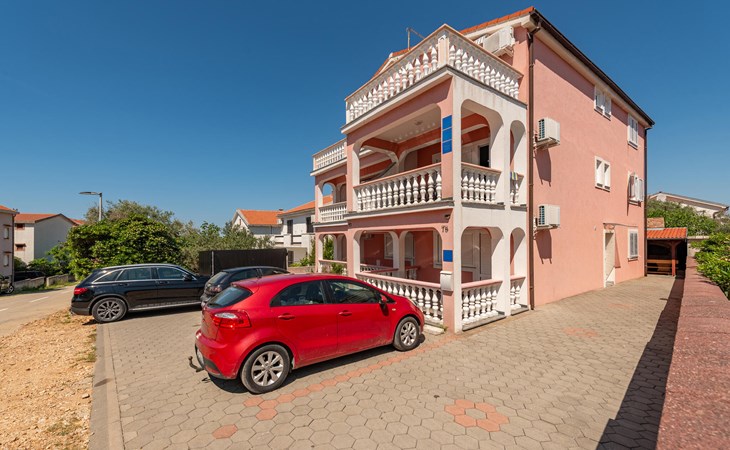 Cozy apartment in Povljana with WiFi 1