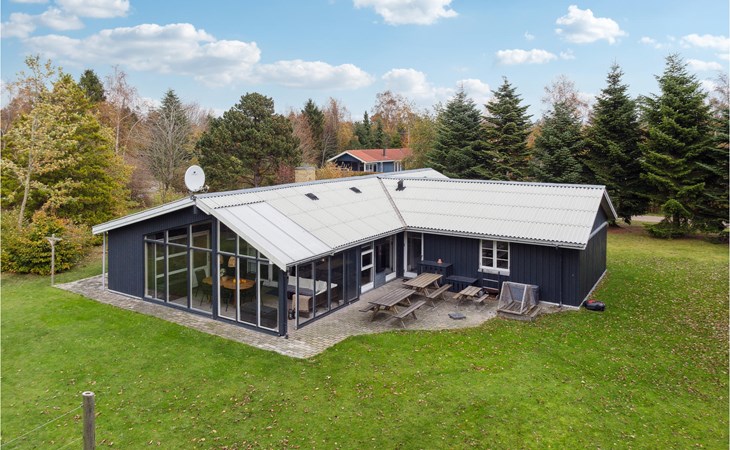 Nice home in Væggerløse with sauna 1