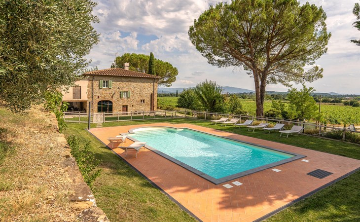 5 bedroom gorgeous home in Arezzo 1