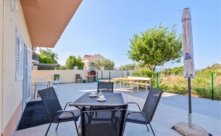 Gezellig appartement in Makarska met. 1