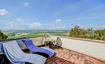 Awesome home in Palaia with outdoor swimming pool 2