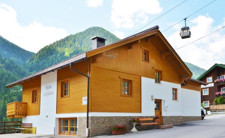 Ferienwohnung in Tiroler Stil 1