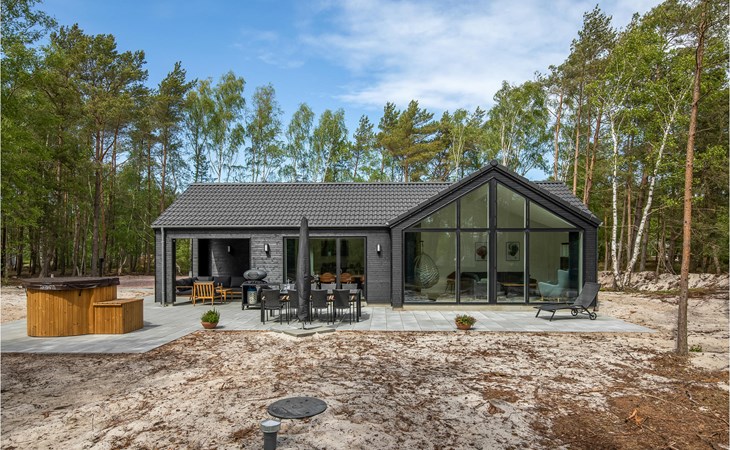 4 bedroom lovely home in Nexø 1