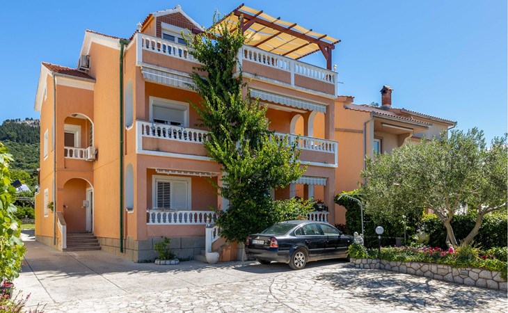 Cozy apartment in Barbat na Rabu 1