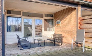 2 bedroom lovely home in Bruinisse 2