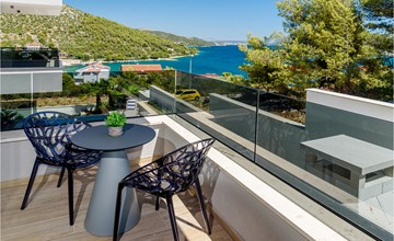 Nice home in Marina with kitchen 3