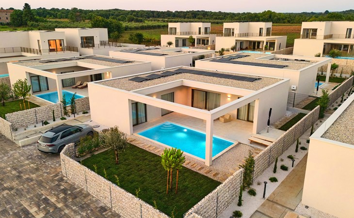 Lovely home in Tar with private swimming pool, can be inside or outside 1