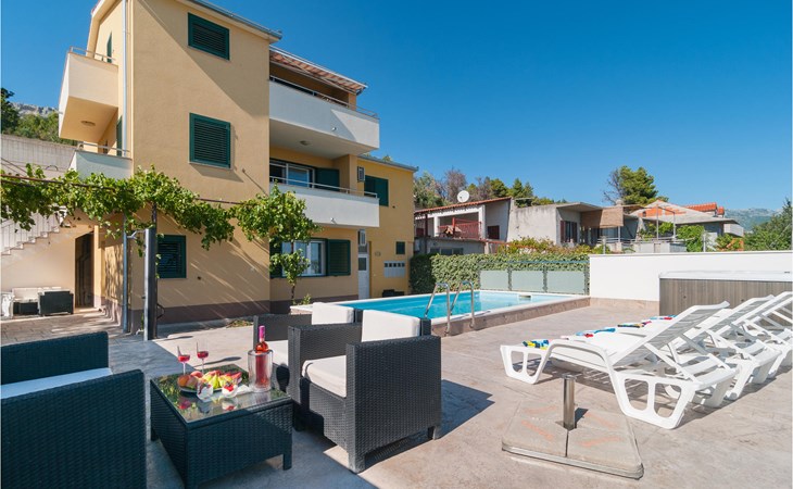 Lovely apartment in Solin with kitchen 1