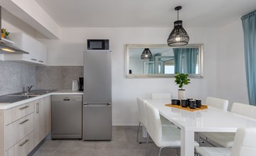 Modernes Apartment in Crikvenica mit Gemeinschaftspool 3