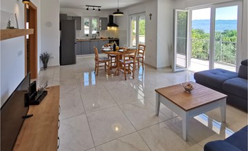2 bedroom stunning home in Risika 3