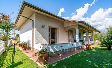Cozy home in Capezzano Pianore 2