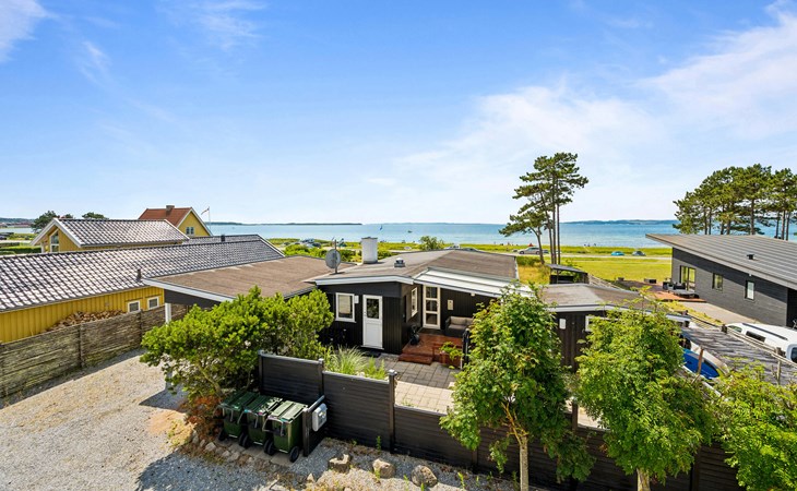 3 bedroom beach front home in Ebeltoft 1