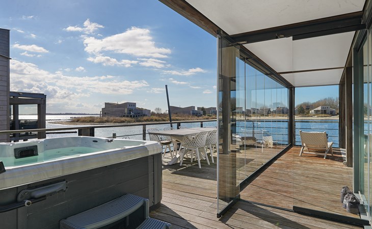 Villa Super VIP | 4 Pers. (Villa 7) with a jacuzzi; additional charges apply for usage 1