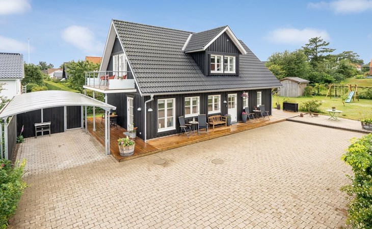 "Brune" - 330m from the sea 1