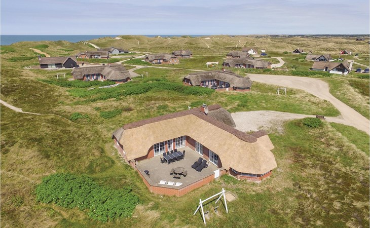 Amazing home in Ringkøbing with kitchen 1