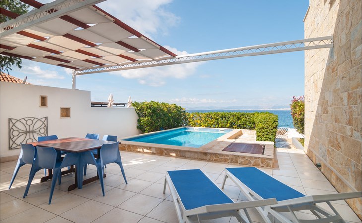 Amazing home in Supetar 1
