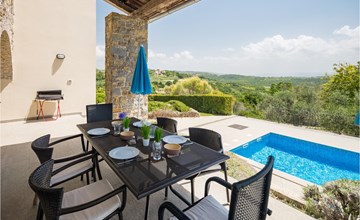 Awesome home in Baredine 2