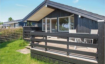 2 bedroom gorgeous home in Rønde 3