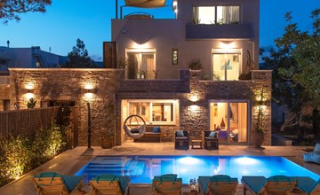 Luxuriöses Ferienhaus mit heizbarem Infinitypool 2