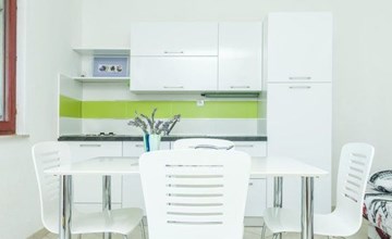 in Dvornica mit Gepflegtem Garten 3