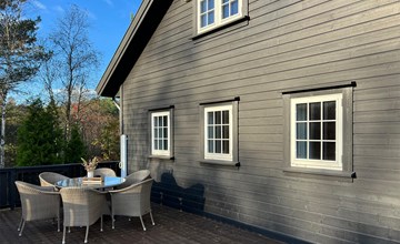 5 bedroom cozy home in Lyngdal 2