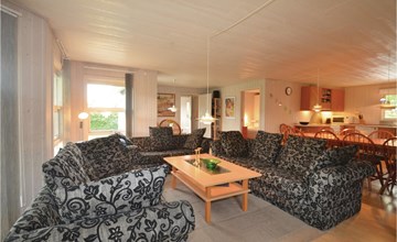 5 bedroom amazing home in Væggerløse 2