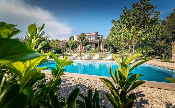Lovely home in Donji Prolozac 1