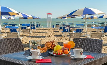 3 bedroom awesome home in Albarella RO 3