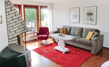 Stunning home in Landsbro with kitchen 2