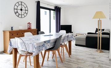 Stunning home in Saint-Germain-sur-Ay 3