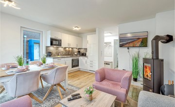 2 bedroom beautiful home in Tossens 3
