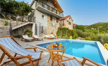 Nice home in Svinisce 3