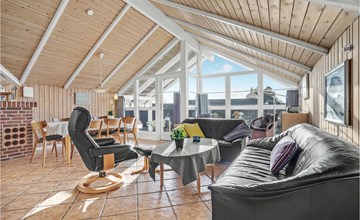 4 bedroom lovely home in Blåvand 2