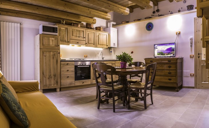 Studio-Apartment mit Zwischengeschoss in einem historischen Gebäude in Zorzino 1