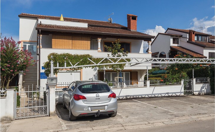 2 bedroom beautiful apartment in Porec 1