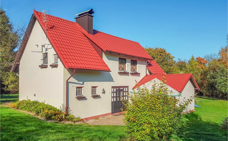 3 bedroom cozy home in Sterlawki Male 1