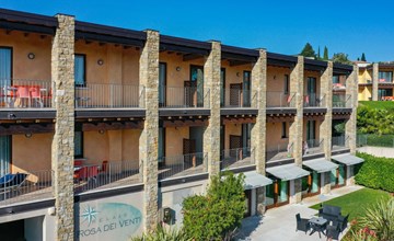 Wohnung mit Balkon, Schwimmbad und Seeblick 3