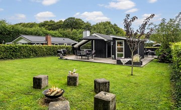 3 bedroom awesome home in Bjert 2
