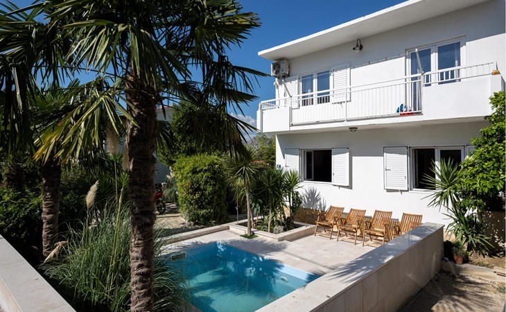 5 bedroom cozy home in Podstrana 1