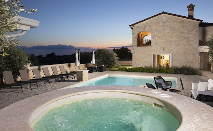 Villa Piccolo Paradiso mit beheiztem Pool 1