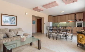 Charmantes Ferienhaus in Medići mit Privatem Pool 3