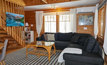Otter hide 1 2