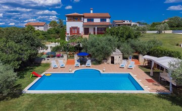 Ivan & Tina (ROJ455) 2