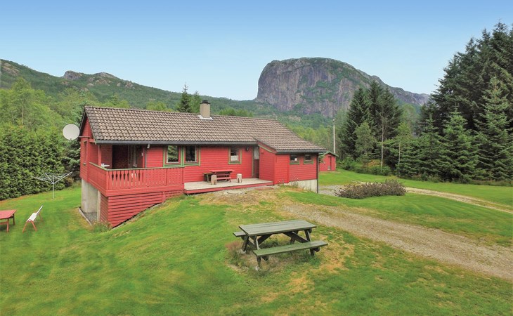 3 bedroom gorgeous home in Vikeså 1